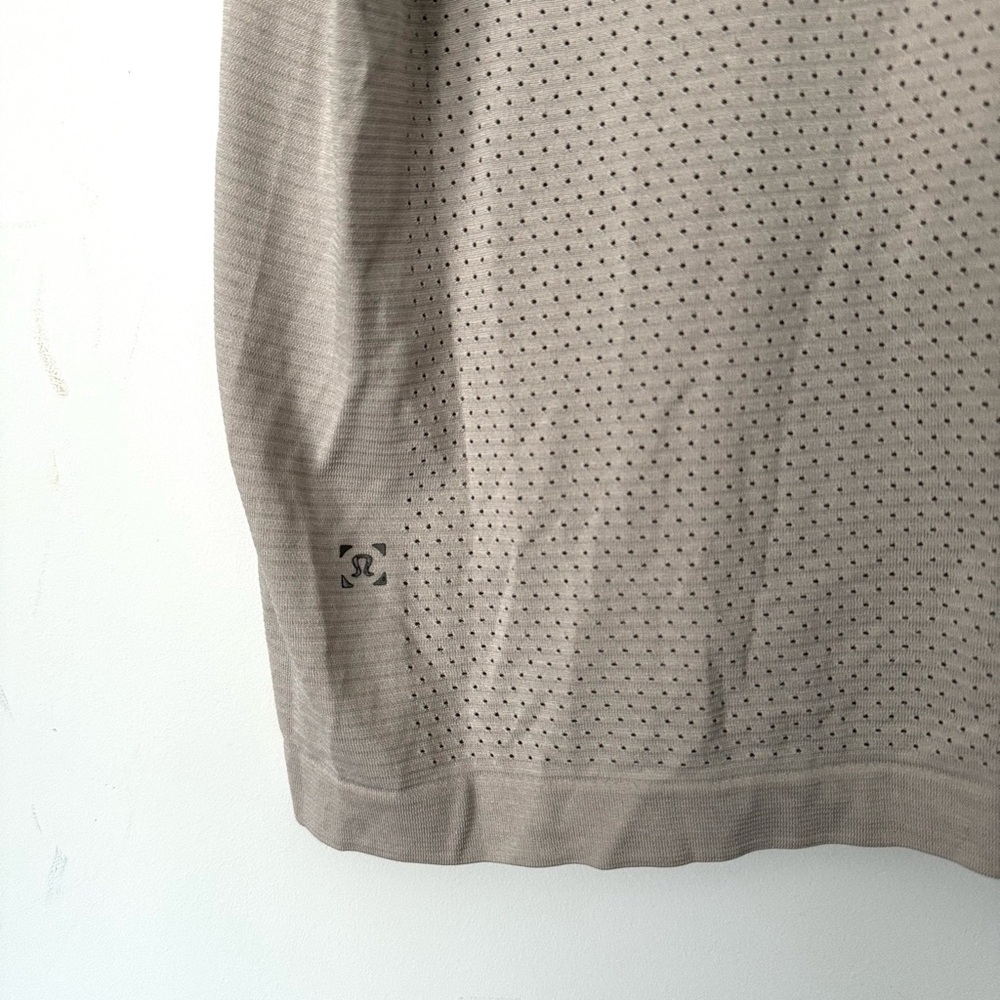 Lululemon Mens Gray Tank Top - Picture 3 of 3
